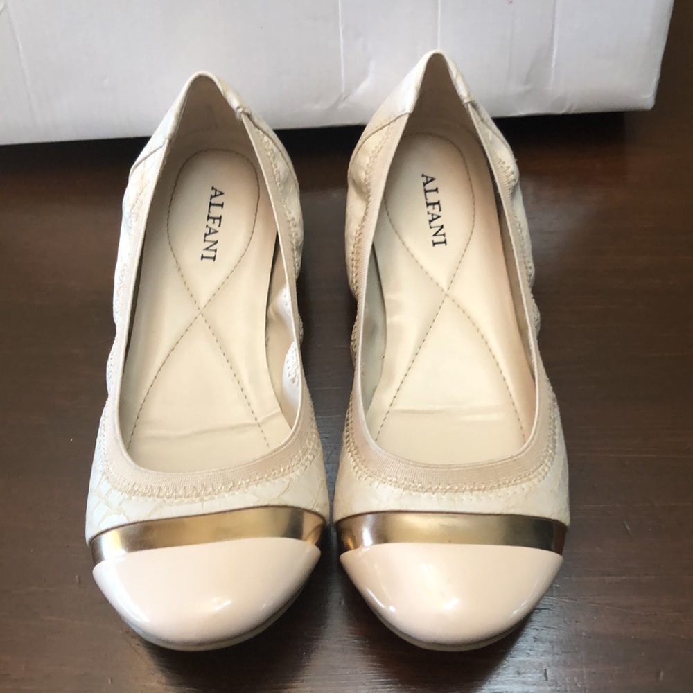 Girls Nude Flats Shoes Size 4 - Picture 2 of 6